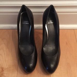 Stuart weitzman black leather pumps